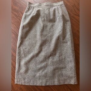VTG -- ILGWU Wool Gray Midi A-Line Pencil Women's Skirt Size 8